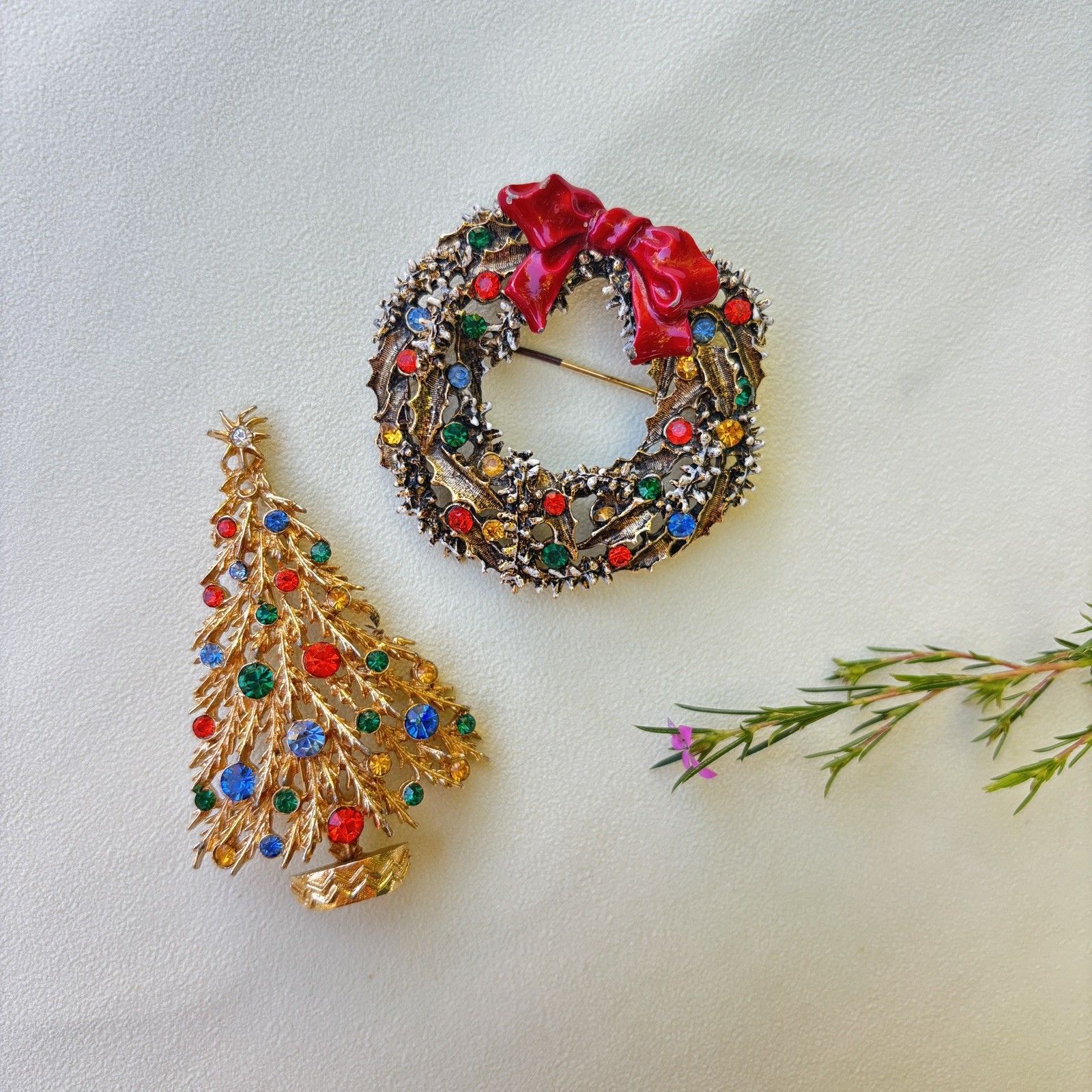 Art Christmas Tree & Wreath Brooch Set Vintage Multicolor Rhinestones Enamel